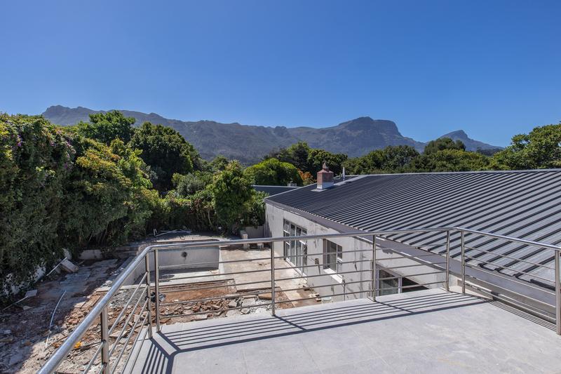 5 Bedroom Property for Sale in Constantia Western Cape